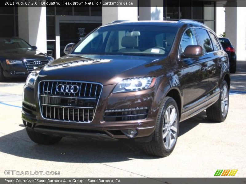 Front 3/4 View of 2011 Q7 3.0 TDI quattro