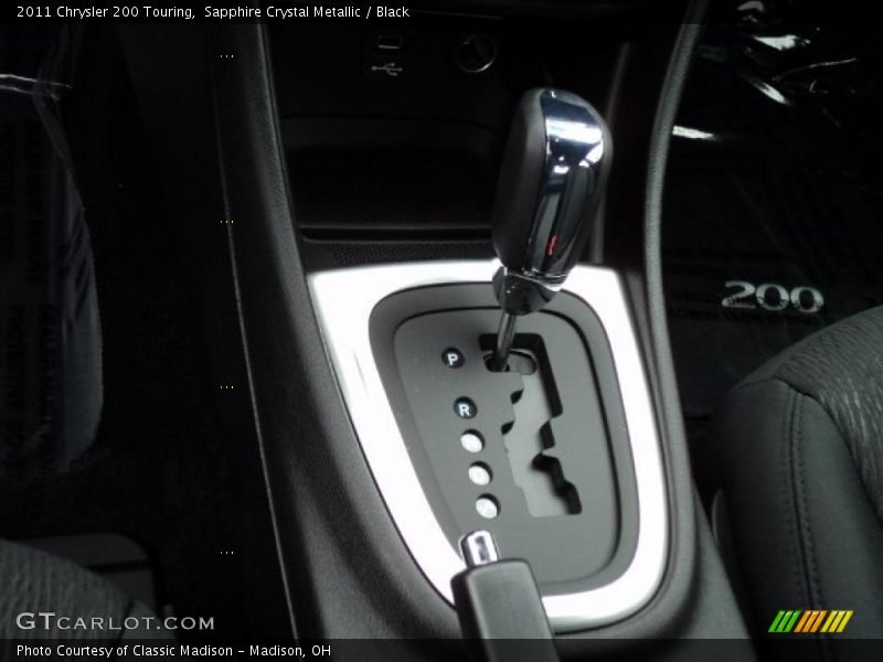 Sapphire Crystal Metallic / Black 2011 Chrysler 200 Touring