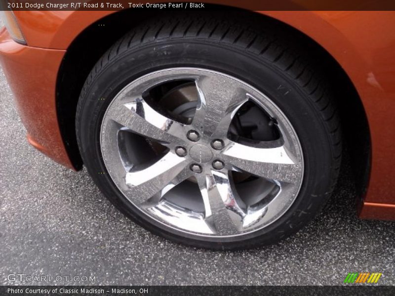  2011 Charger R/T Road & Track Wheel