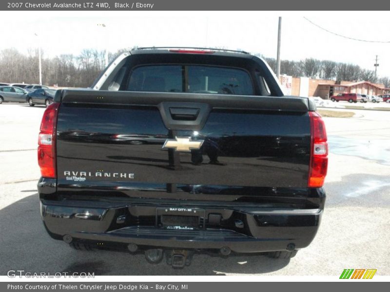 Black / Ebony 2007 Chevrolet Avalanche LTZ 4WD