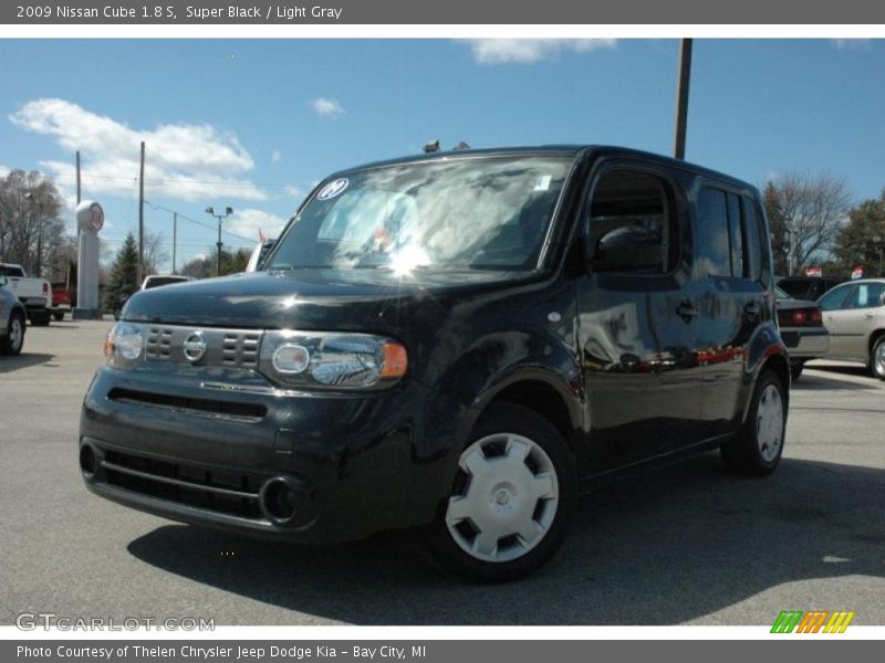 Super Black / Light Gray 2009 Nissan Cube 1.8 S