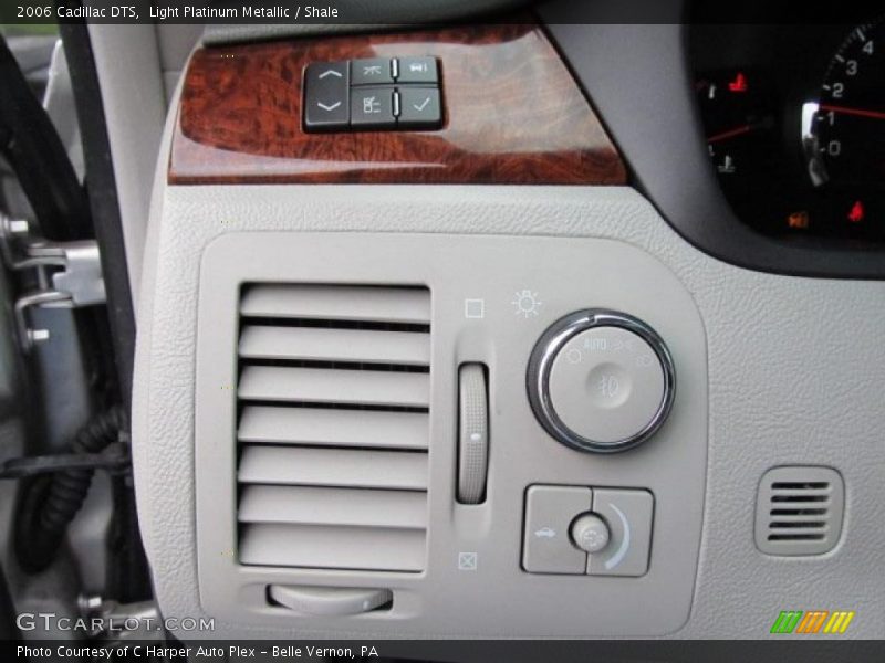 Light Platinum Metallic / Shale 2006 Cadillac DTS