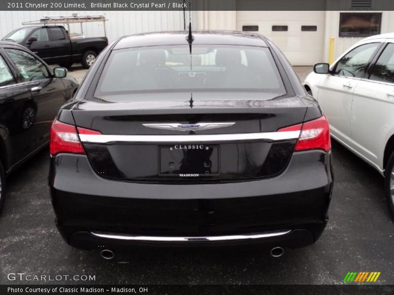 Brilliant Black Crystal Pearl / Black 2011 Chrysler 200 Limited