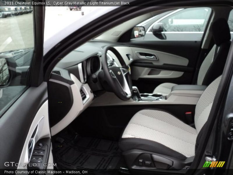 Cyber Gray Metallic / Light Titanium/Jet Black 2011 Chevrolet Equinox LS