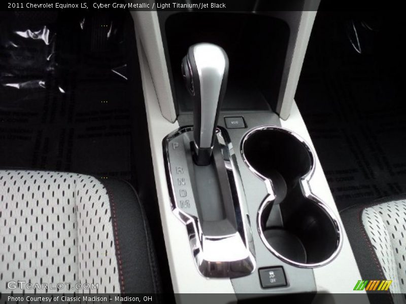 Cyber Gray Metallic / Light Titanium/Jet Black 2011 Chevrolet Equinox LS