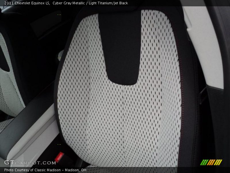 Cyber Gray Metallic / Light Titanium/Jet Black 2011 Chevrolet Equinox LS