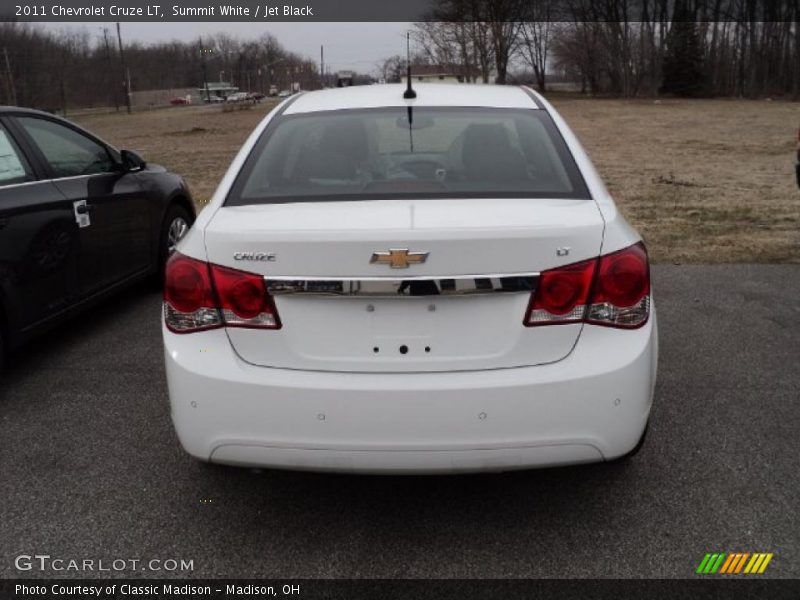 Summit White / Jet Black 2011 Chevrolet Cruze LT