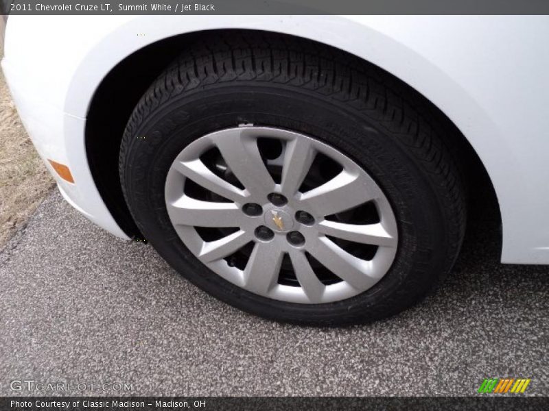 Summit White / Jet Black 2011 Chevrolet Cruze LT
