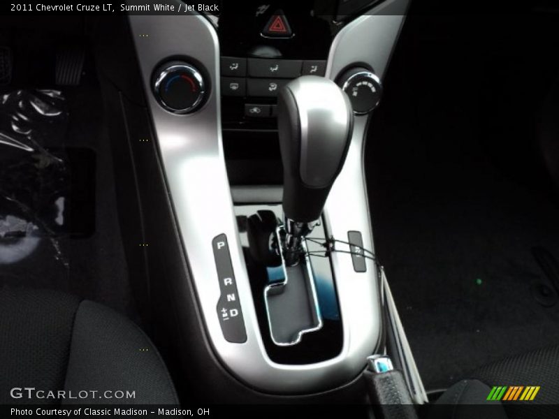 Summit White / Jet Black 2011 Chevrolet Cruze LT