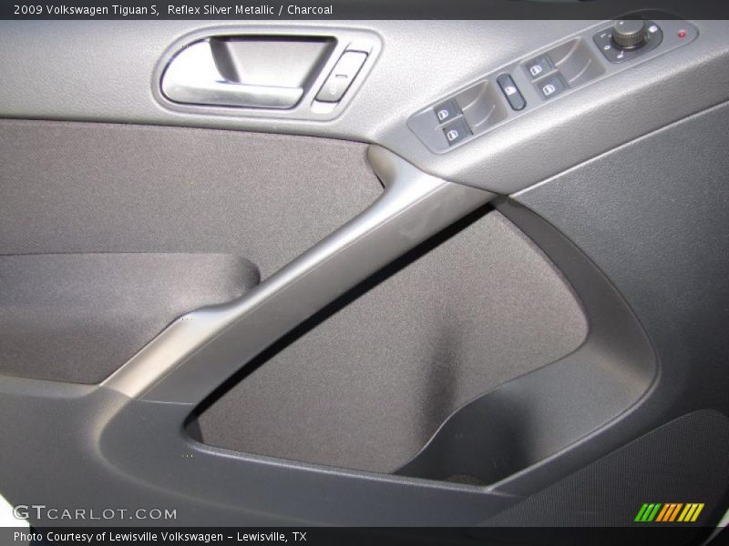Reflex Silver Metallic / Charcoal 2009 Volkswagen Tiguan S