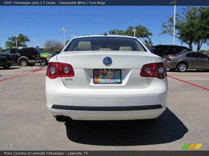 Campanella White / Pure Beige 2005 Volkswagen Jetta 2.5 Sedan