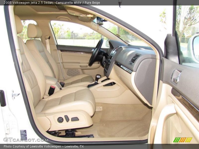 Campanella White / Pure Beige 2005 Volkswagen Jetta 2.5 Sedan