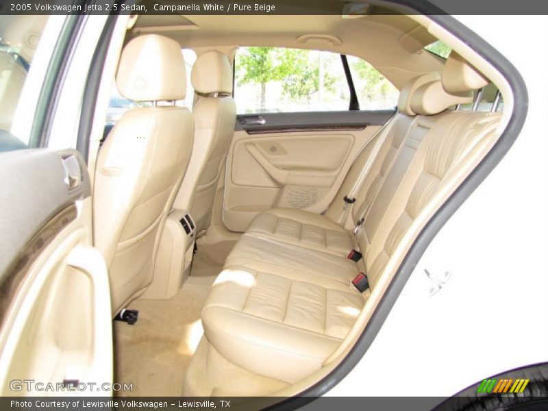 Campanella White / Pure Beige 2005 Volkswagen Jetta 2.5 Sedan