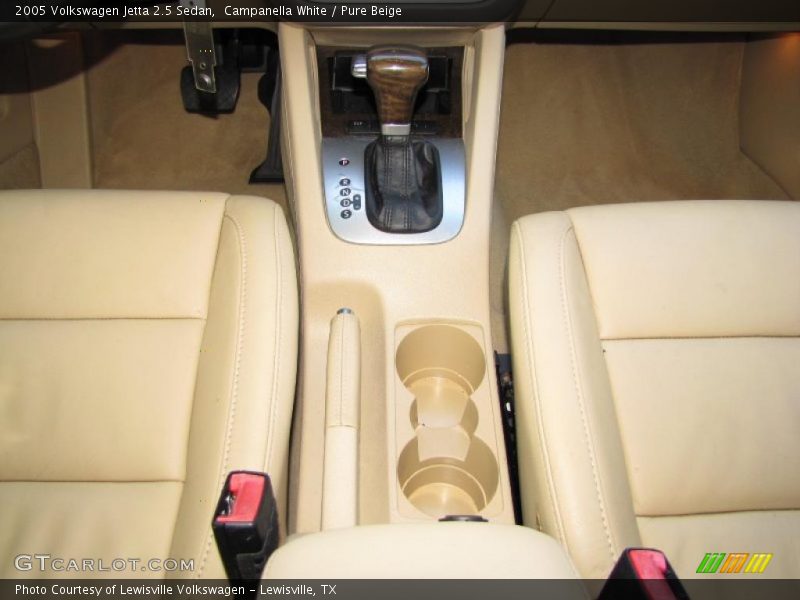 Campanella White / Pure Beige 2005 Volkswagen Jetta 2.5 Sedan