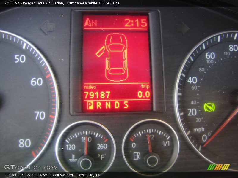 Campanella White / Pure Beige 2005 Volkswagen Jetta 2.5 Sedan