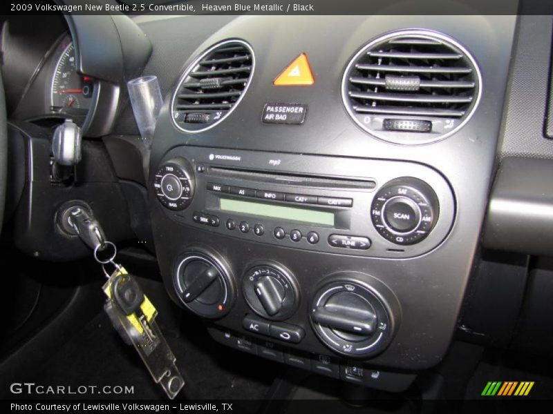 Heaven Blue Metallic / Black 2009 Volkswagen New Beetle 2.5 Convertible