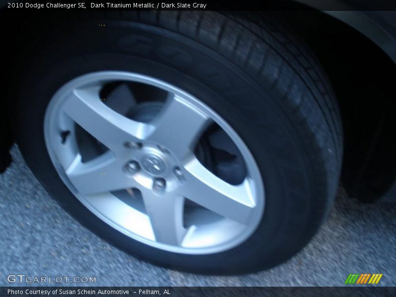 Dark Titanium Metallic / Dark Slate Gray 2010 Dodge Challenger SE