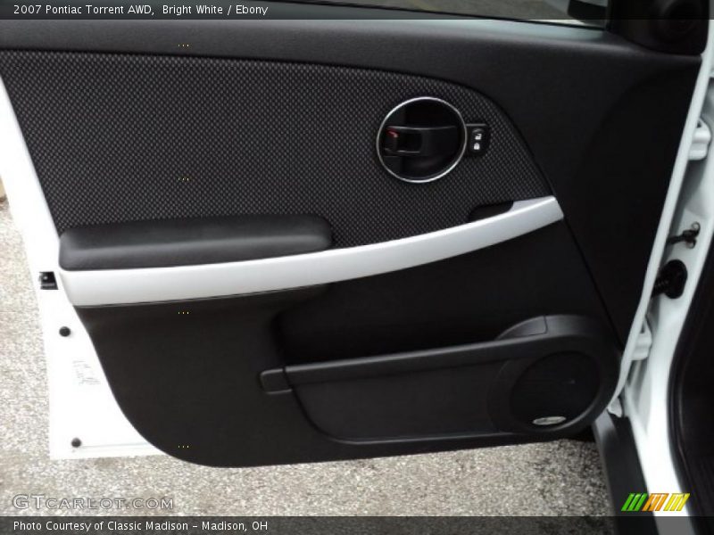 Bright White / Ebony 2007 Pontiac Torrent AWD