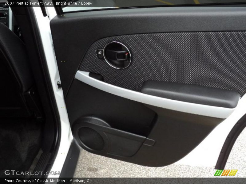 Bright White / Ebony 2007 Pontiac Torrent AWD
