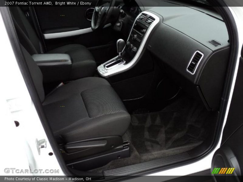 Bright White / Ebony 2007 Pontiac Torrent AWD