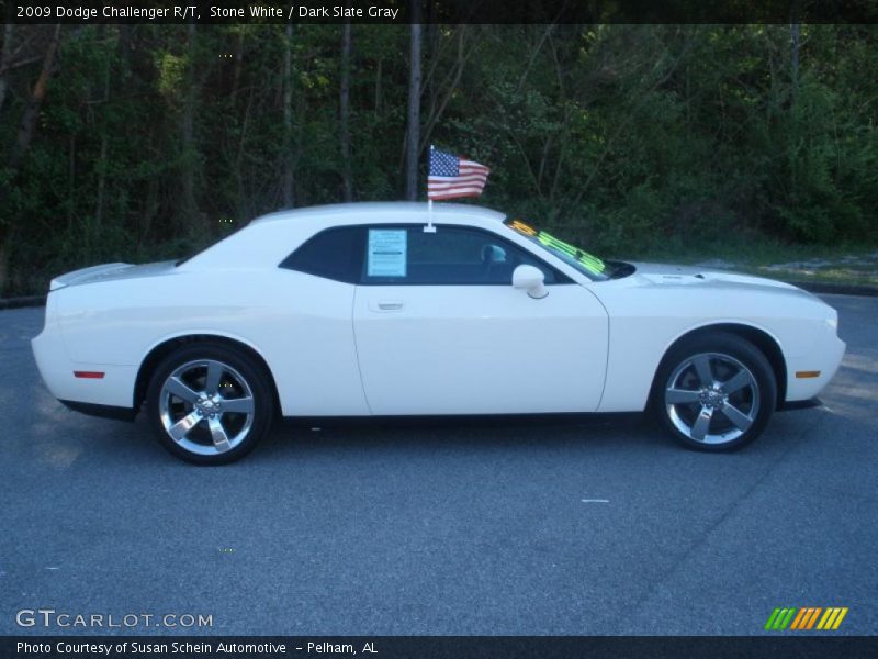 Stone White / Dark Slate Gray 2009 Dodge Challenger R/T