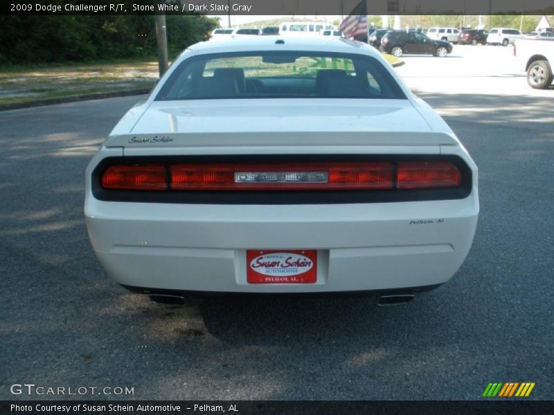 Stone White / Dark Slate Gray 2009 Dodge Challenger R/T