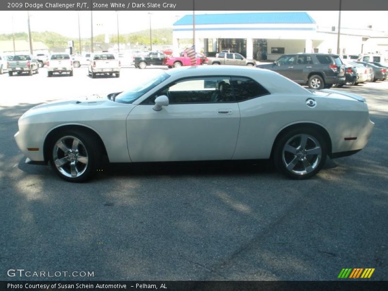 Stone White / Dark Slate Gray 2009 Dodge Challenger R/T