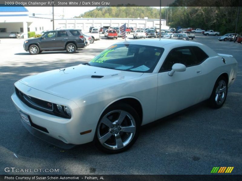 Stone White / Dark Slate Gray 2009 Dodge Challenger R/T