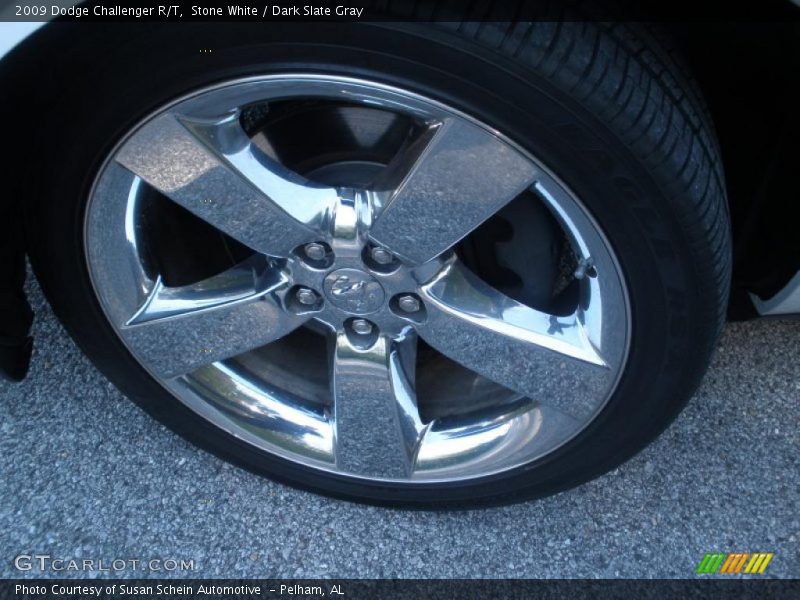 Stone White / Dark Slate Gray 2009 Dodge Challenger R/T