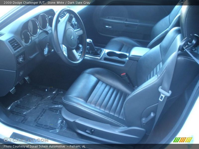Stone White / Dark Slate Gray 2009 Dodge Challenger R/T