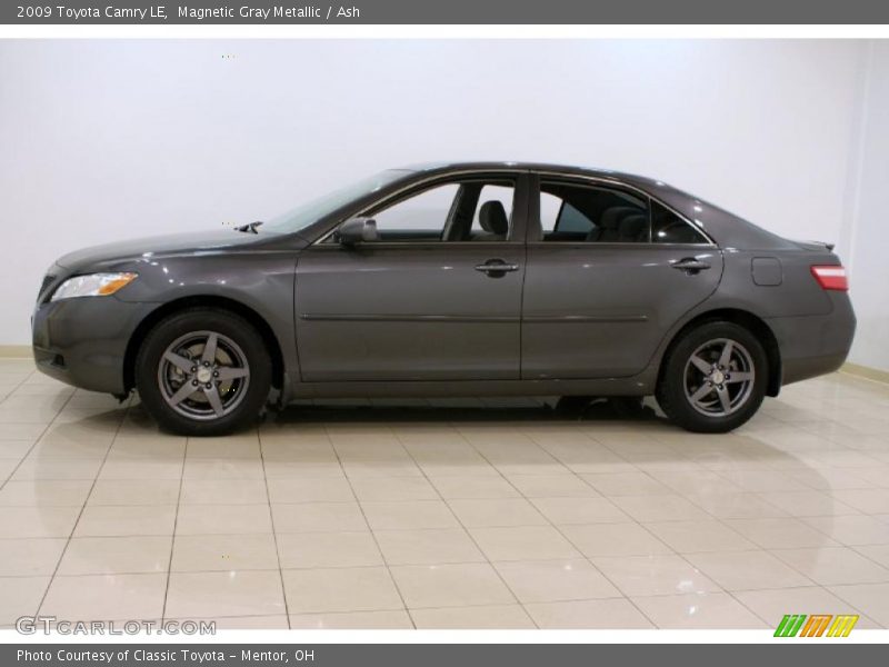 Magnetic Gray Metallic / Ash 2009 Toyota Camry LE