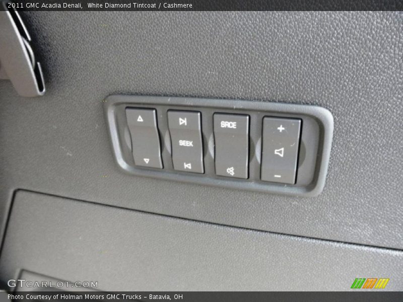White Diamond Tintcoat / Cashmere 2011 GMC Acadia Denali