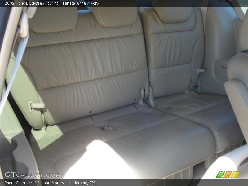  2009 Odyssey Touring Ivory Interior