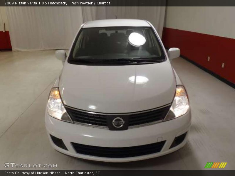 Fresh Powder / Charcoal 2009 Nissan Versa 1.8 S Hatchback