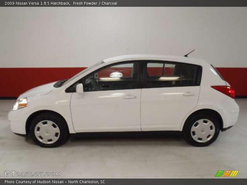 Fresh Powder / Charcoal 2009 Nissan Versa 1.8 S Hatchback