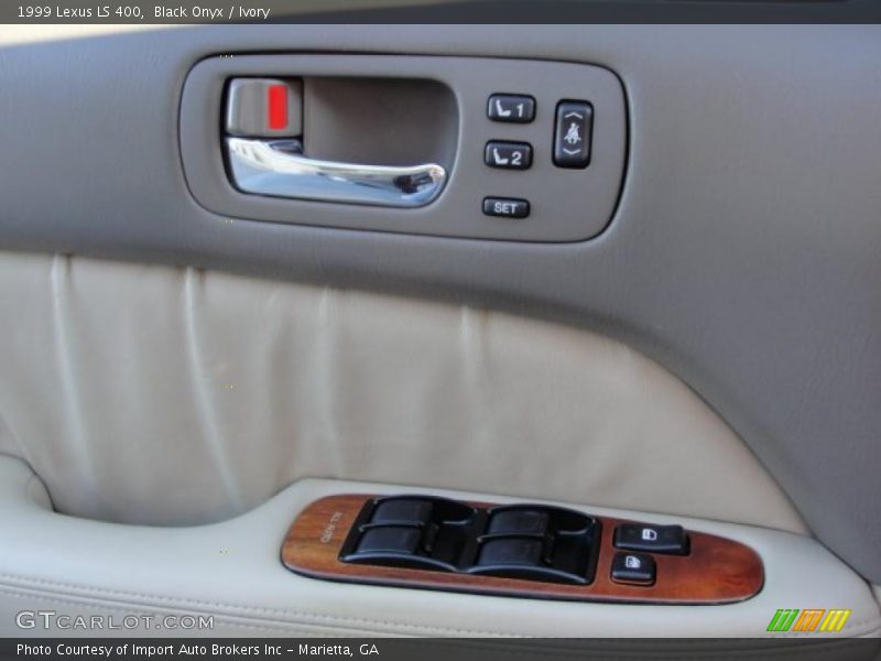 Black Onyx / Ivory 1999 Lexus LS 400