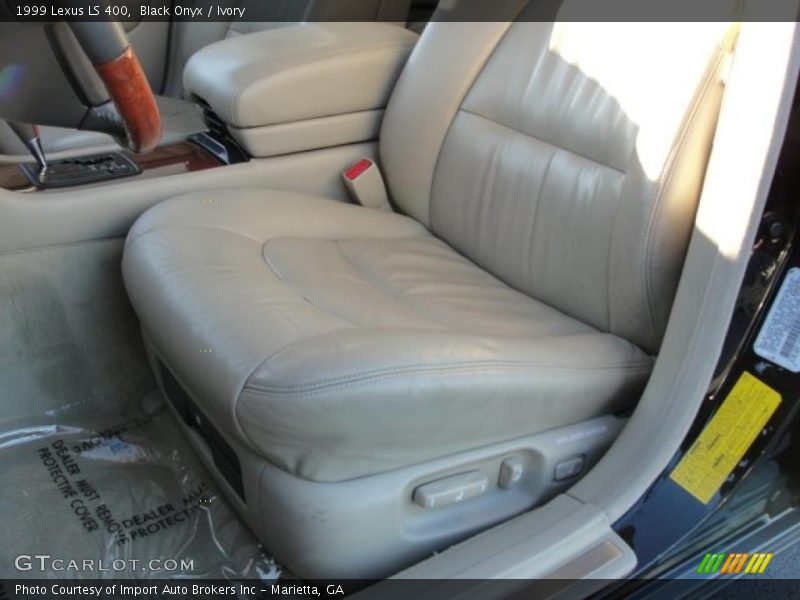 Black Onyx / Ivory 1999 Lexus LS 400