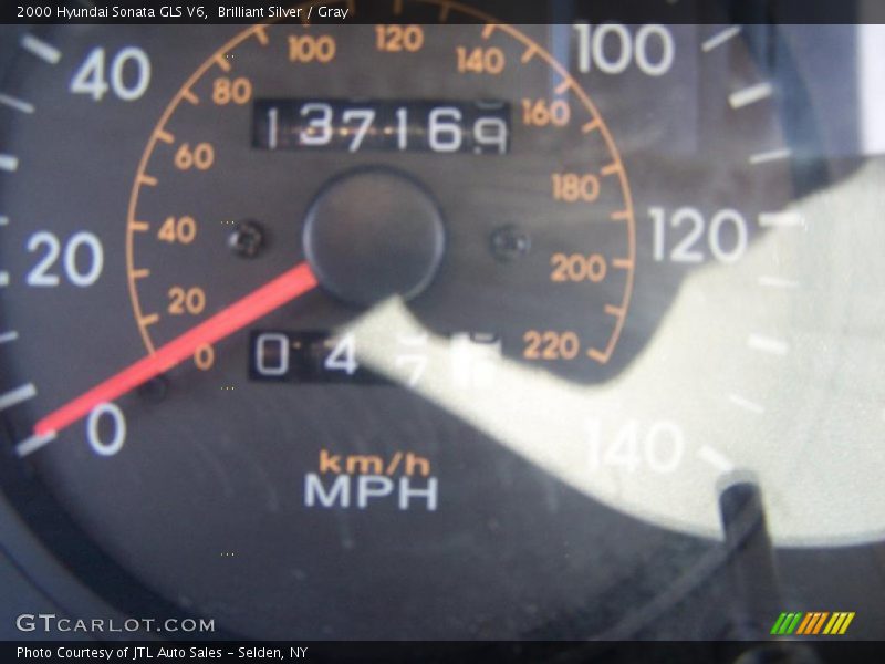 Brilliant Silver / Gray 2000 Hyundai Sonata GLS V6