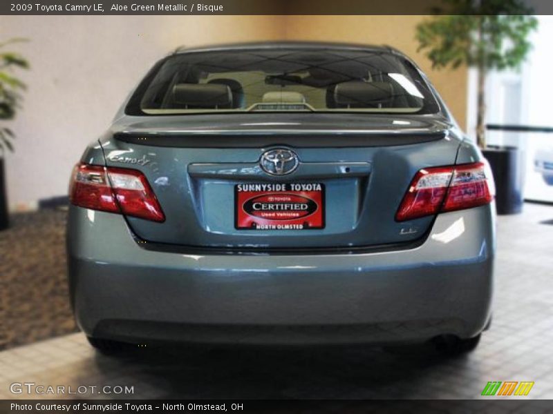 Aloe Green Metallic / Bisque 2009 Toyota Camry LE