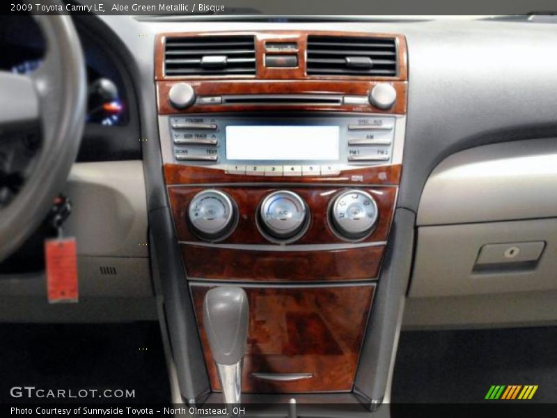 Aloe Green Metallic / Bisque 2009 Toyota Camry LE