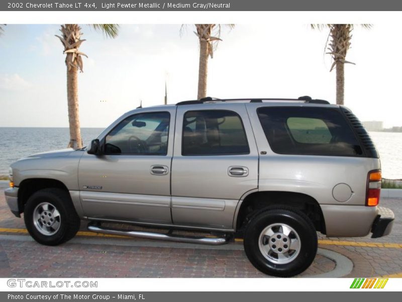 Light Pewter Metallic / Medium Gray/Neutral 2002 Chevrolet Tahoe LT 4x4