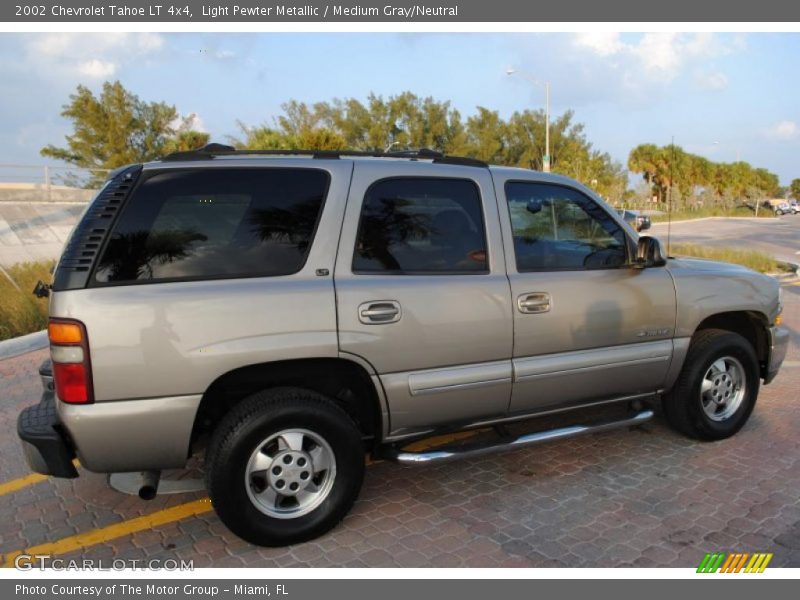 Light Pewter Metallic / Medium Gray/Neutral 2002 Chevrolet Tahoe LT 4x4