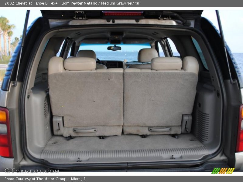 Light Pewter Metallic / Medium Gray/Neutral 2002 Chevrolet Tahoe LT 4x4
