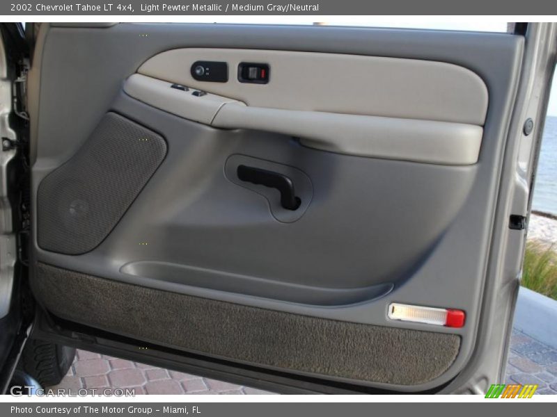 Light Pewter Metallic / Medium Gray/Neutral 2002 Chevrolet Tahoe LT 4x4