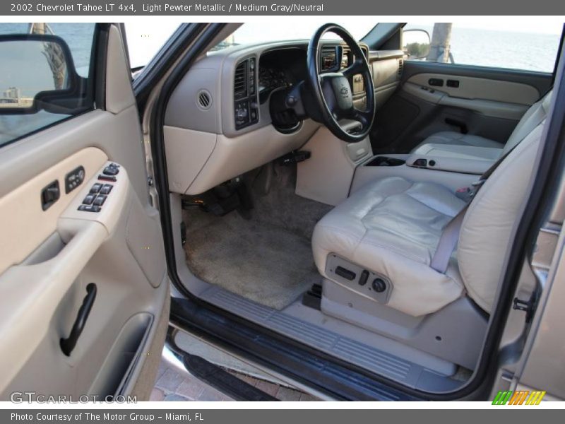 Light Pewter Metallic / Medium Gray/Neutral 2002 Chevrolet Tahoe LT 4x4