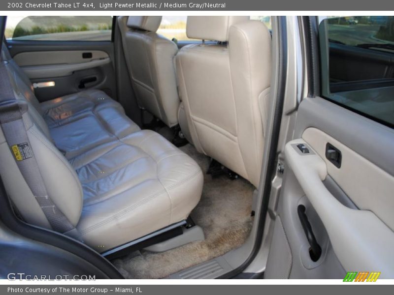 Light Pewter Metallic / Medium Gray/Neutral 2002 Chevrolet Tahoe LT 4x4