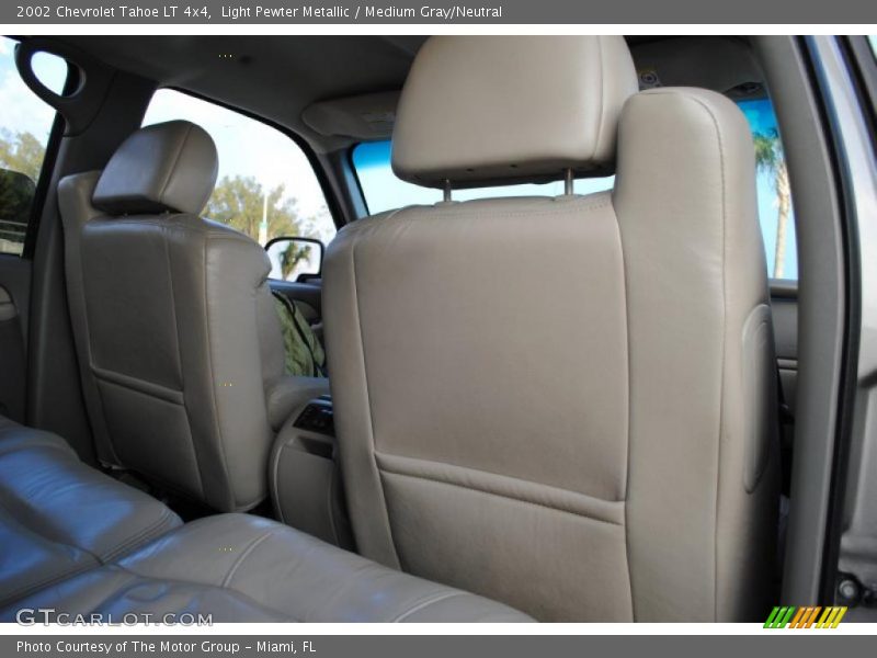 Light Pewter Metallic / Medium Gray/Neutral 2002 Chevrolet Tahoe LT 4x4