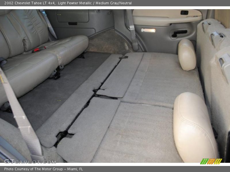 Light Pewter Metallic / Medium Gray/Neutral 2002 Chevrolet Tahoe LT 4x4