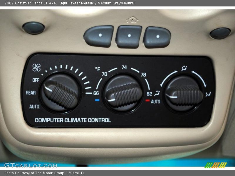 Light Pewter Metallic / Medium Gray/Neutral 2002 Chevrolet Tahoe LT 4x4