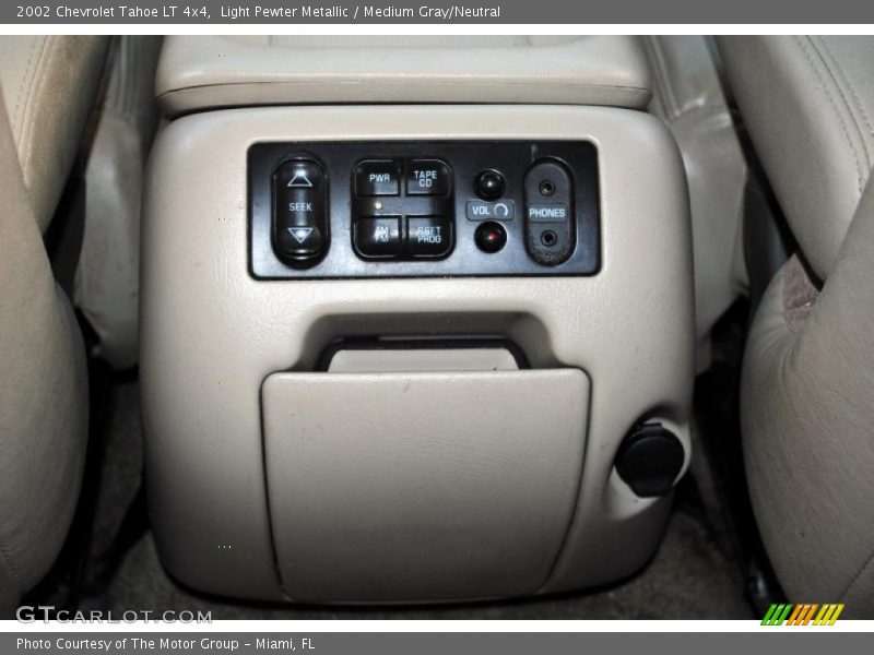 Light Pewter Metallic / Medium Gray/Neutral 2002 Chevrolet Tahoe LT 4x4
